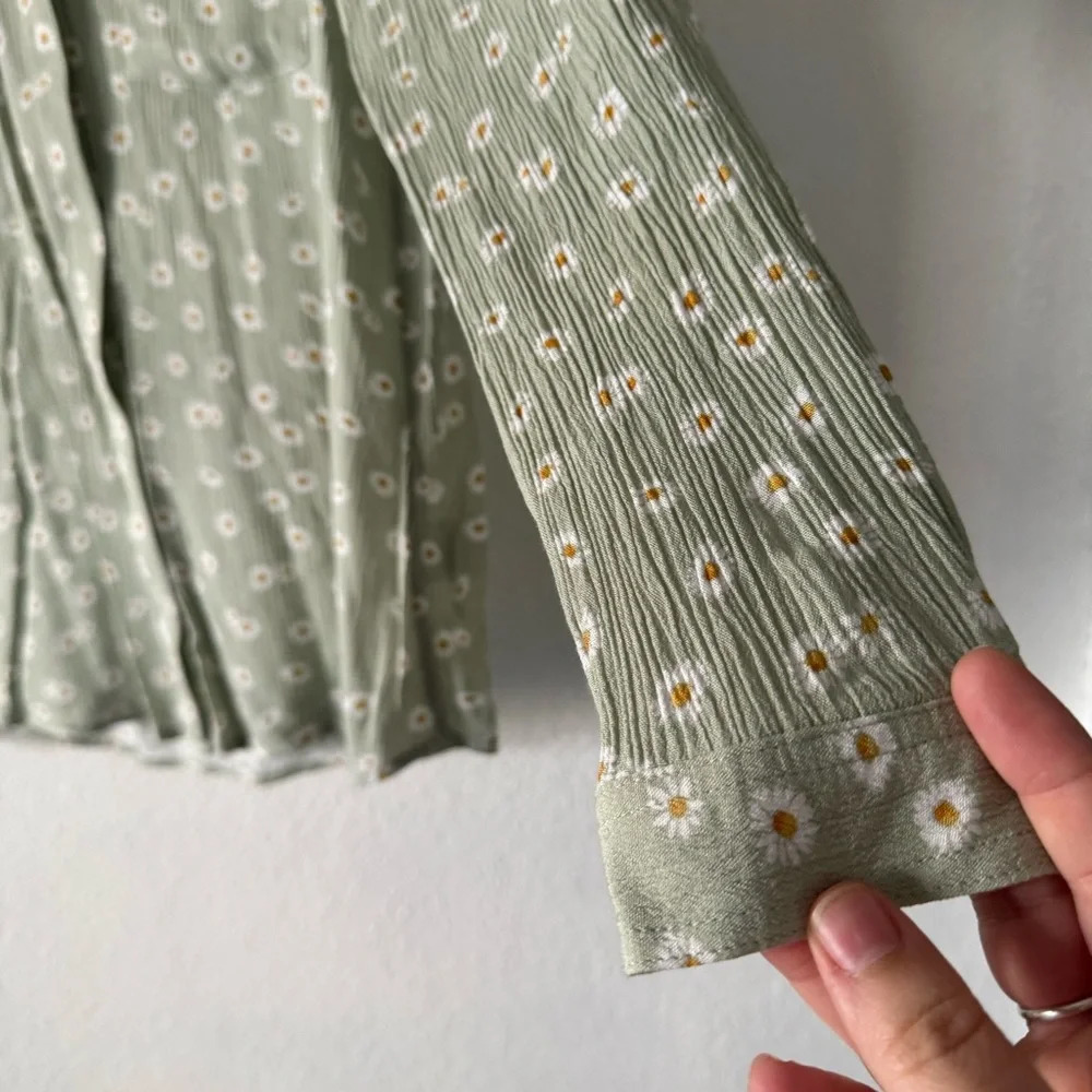 Daisy Floral Mint Gauzy Roll Tab Lightweight Small Hippie Rose Size Small - Picture 7 of 14